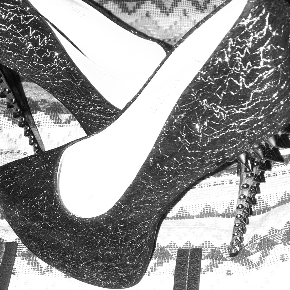 SPIKE HEEL PLATFORM